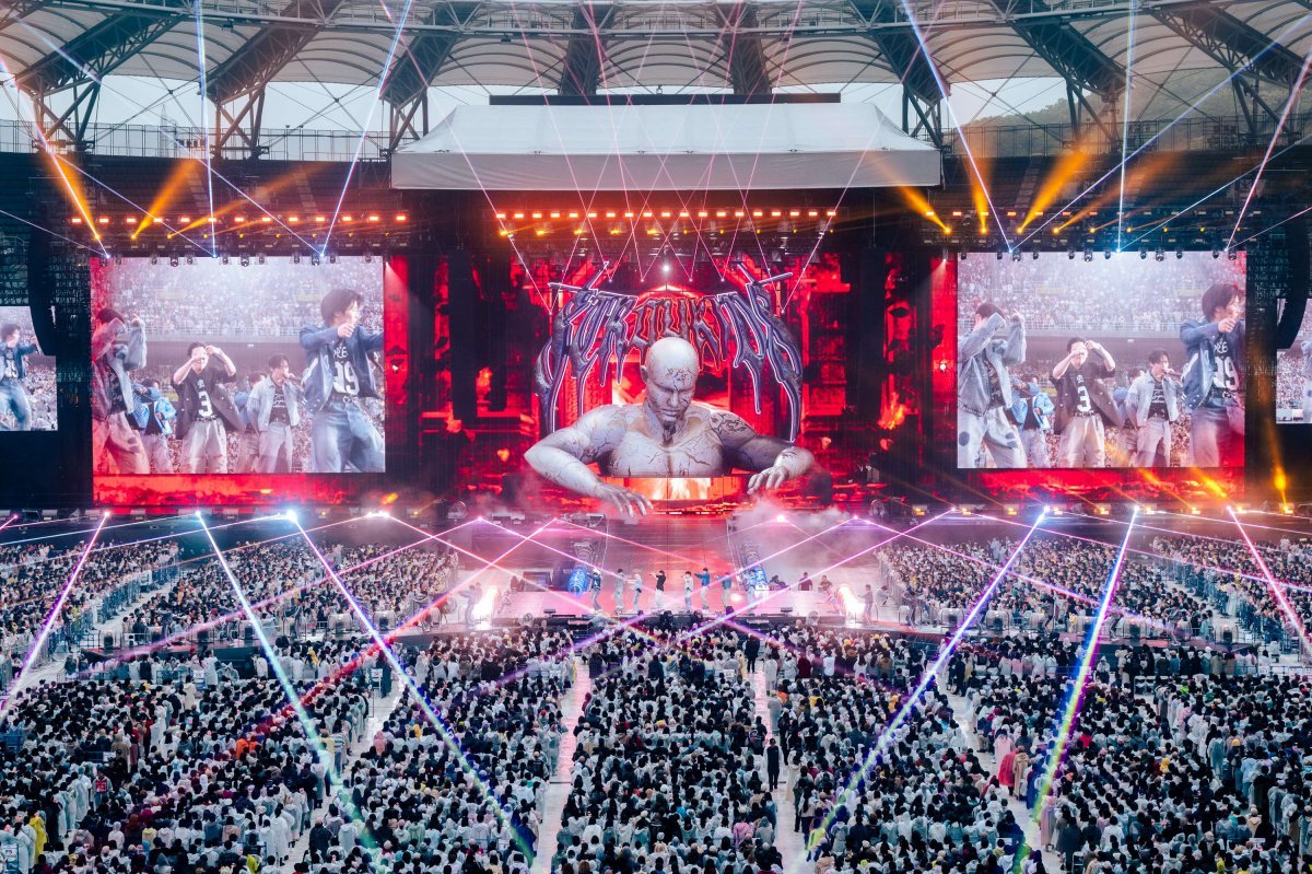 일본 스타디움 공연을 성공적으로 마무리한 스트레이 키즈는 이제 북미와 유럽으로 발걸음을 옮겨 투어를 재개한다. 24일(현지 시각) 미국 시애틀을 시작으로 16개 지역에서 총 22회의 공연을 이어갈 예정이다. 사진제공 | JYP 엔터테인먼트