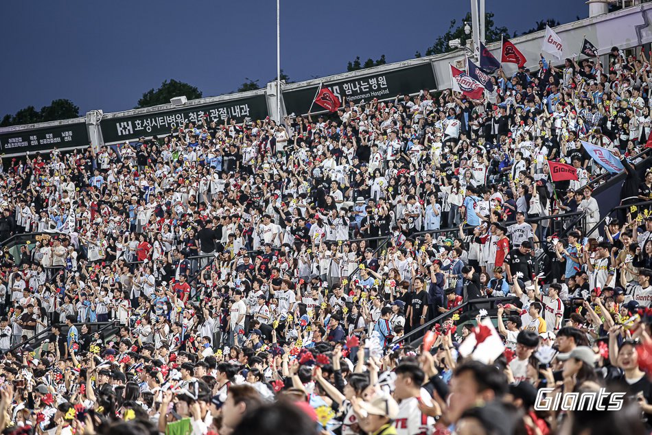 롯데가 20일 사직구장에서 열린 LG와 홈경기에서 매진을 기록했다. 사진제공｜롯데 자이언츠