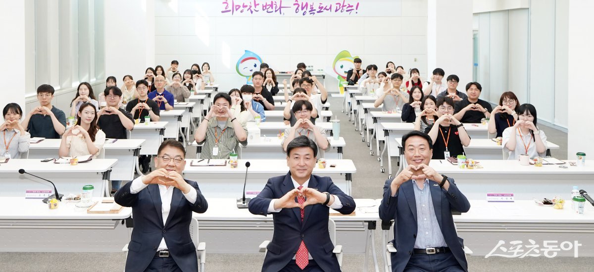 경기 광주시는 지난 21일 시청 순암홀에서 2023년 10월 이후 임용된 신규 공직자 60여 명을 대상으로 ‘멘토링 활동 활성화를 위한 소통간담회’를 개최했다. 사진제공｜광주시