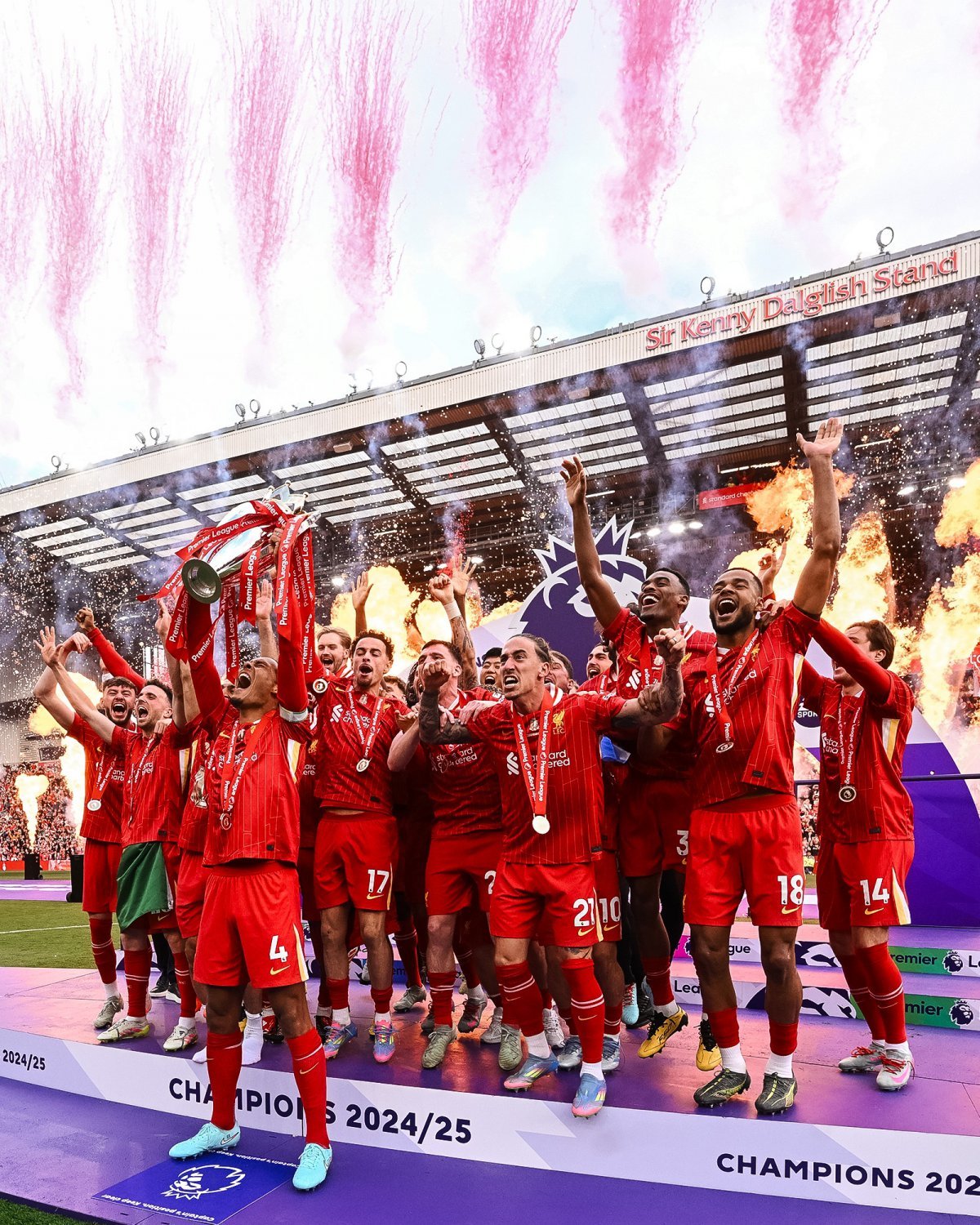 리버풀이 26일(한국시간) 크리스털 팰리스와 EPL 38라운드 최종전 홈경기가 끝난 뒤 리그 우승 세리머니를 펼치고 있다. 사진출처｜리버풀 페이스북