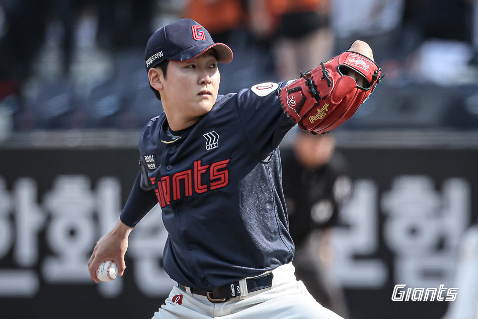 롯데 최준용이 25일 대전 한화전에 구원등판해 역투하고 있다. 사진제공｜롯데 자이언츠