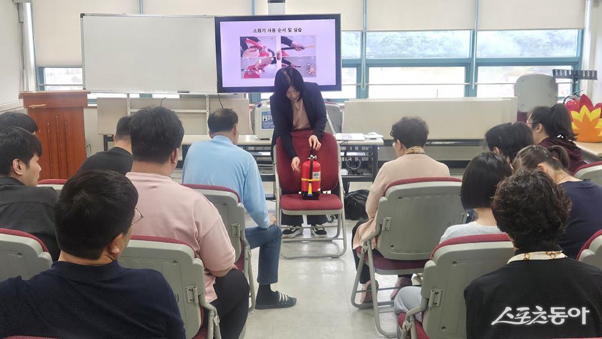 성남시는 5월 21일 성남산업단지관리공단 내 입주업체 직원을 대상으로 화재 안전교육을 실시하고 있다. 사진제공ㅣ성남시