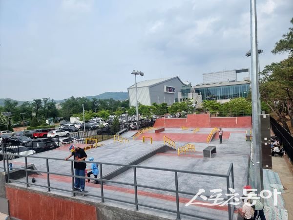 ‘제45회 회장배 전국학교 및 실업팀대항 롤러스포츠 대회’ 스케이트보드 종목이 개최되는 안동 익스트림파크경기장. 사진제공|안동시