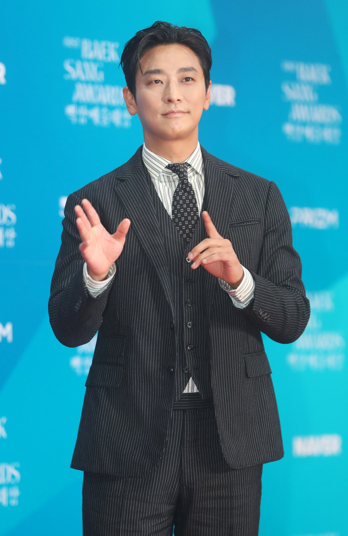 [서울=뉴시스] 김혜진 기자 = 배우 주지훈이 5일 오후 서울 강남구 코엑스에서 열린 제61회 백상예술대상 시상식에서 포즈를 취하고 있다. 2025.05.05. jini@newsis.comㅂ