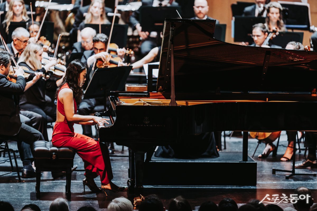 세계적인 피아니스트 손열음의 연주 모습. 사진제공ㅣ구미시