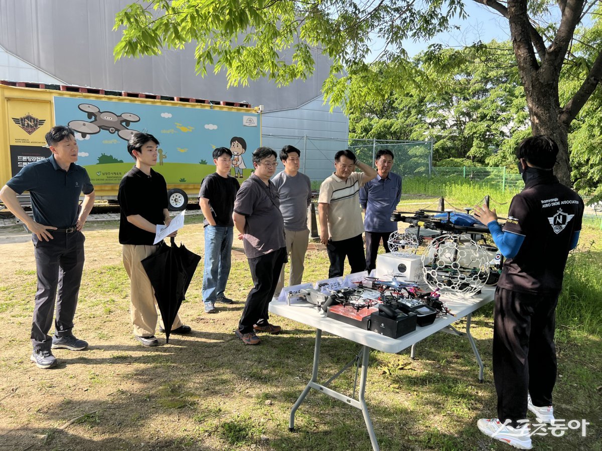 남양주시는 지난 22일 남양주체육문화센터에서 공무원 대상 드론 조종자 안전교육 실시하고 있다. 사진제공ㅣ남양주시