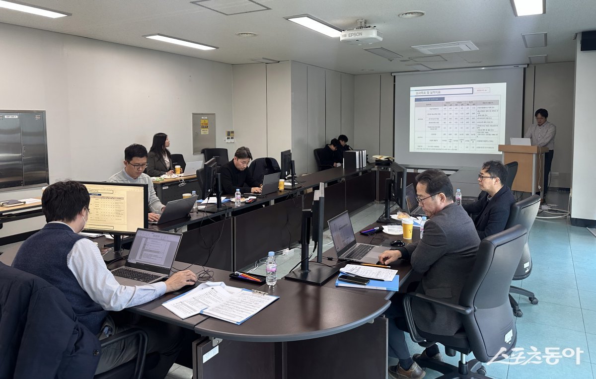 미래자동차 선도기업 맞춤형 지원 회의. 사진제공=전남도