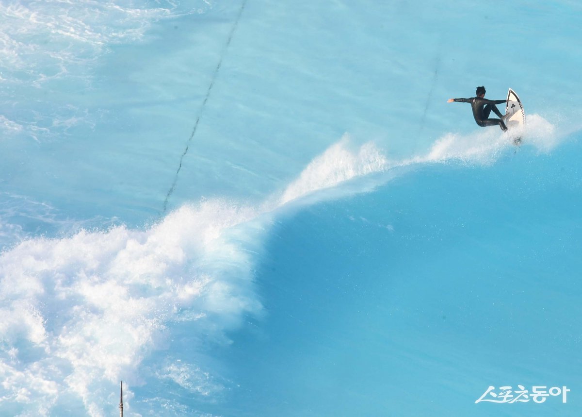 지난 2023년 거북섬 웨이브파크에서 열린 WSL 시흥코리아오픈 퀄리파잉 시리즈 3 000포인트 대회. 사진제공|시흥시