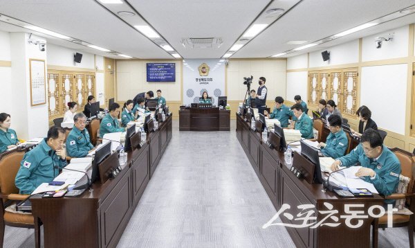 경상북도의회 제355회 임시회가 교육위원회 회의가 진행되고 있다.  사진제공 ㅣ 경북도의회