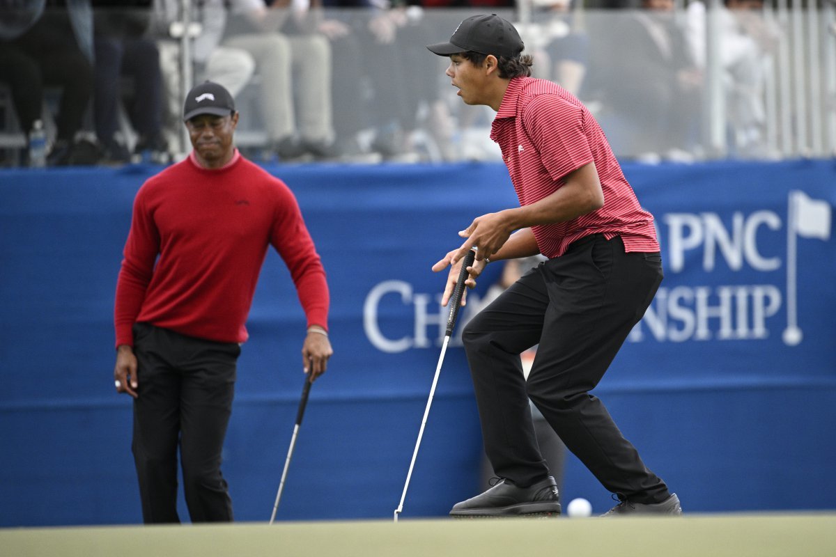 타이거 우즈(왼쪽)와 아들 찰리. AP뉴시스