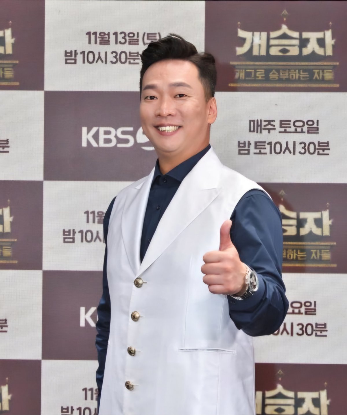 개그맨 박준형이 온라인을 뜨겁게 달군 황당 사망설로 곤혹을 치렀다. 박준형은 1일 스포츠동아와 직격 인터뷰를 갖고 “방송 녹화 중”이란 근황 소개와 함께 황당 루머에 대한 입장을 전했다.  사진제공|KBS