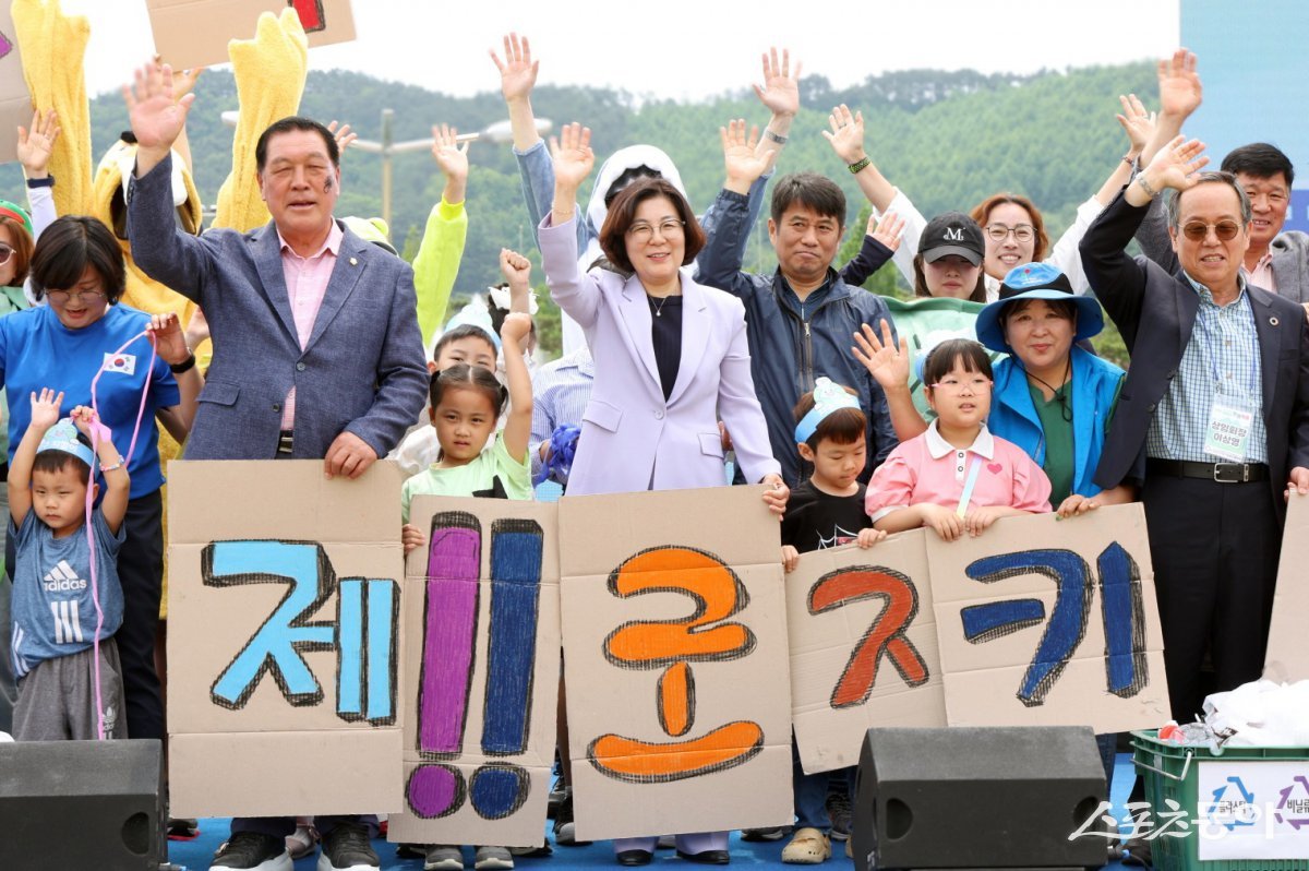 안성시는 지난 5월 31일 안성맞춤랜드 잔디광장에서 열린 ‘제18회 산내들 푸른안성 환경축제’를 성황리에 마무리했다. 사진제공｜안성시