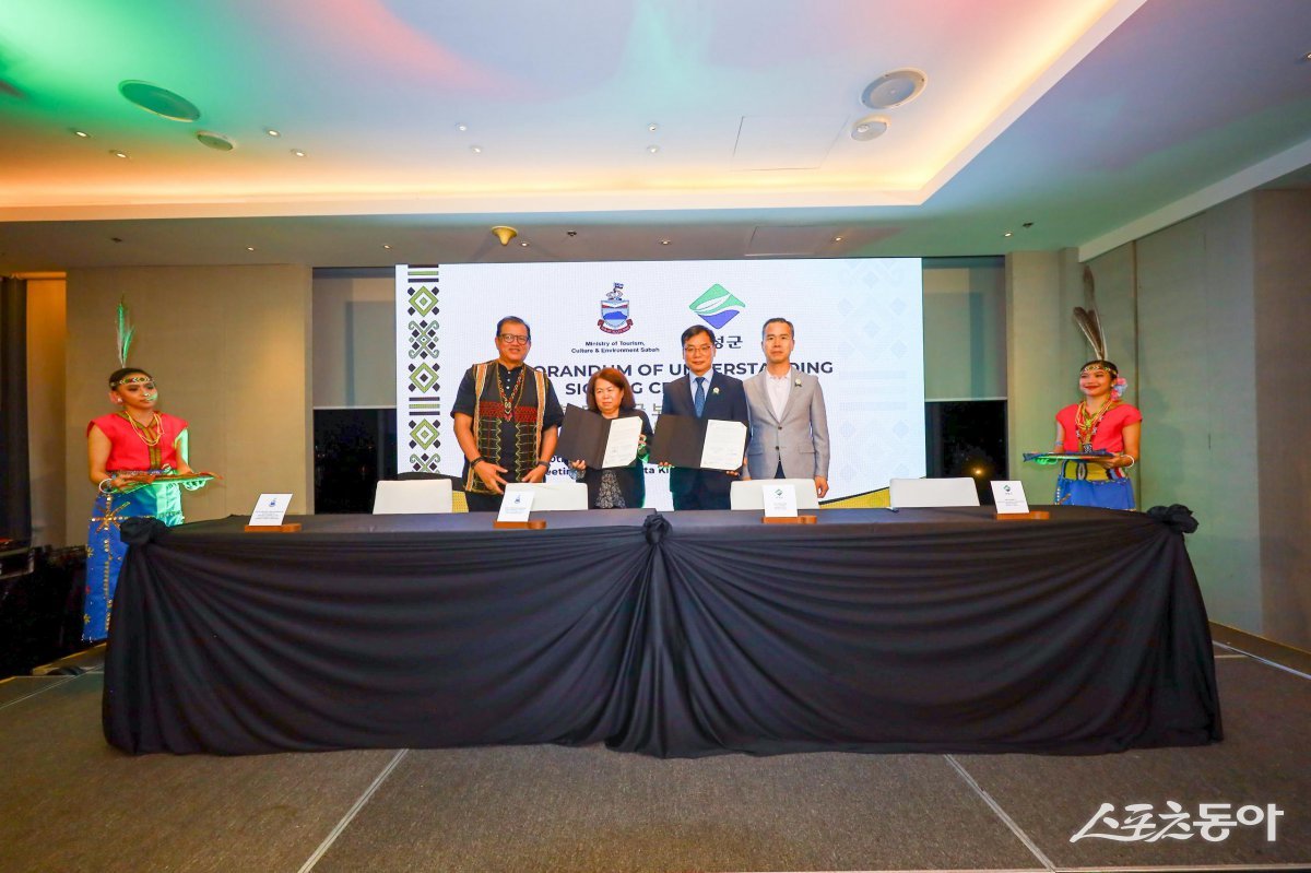 보성군이 지난 5월 30일 말레이시아 사바주와 문화관광 분야 상호 협력과 지역축제의 글로벌 공동 추진을 위해 업무협약을 체결한 모습. 사진제공=보성군