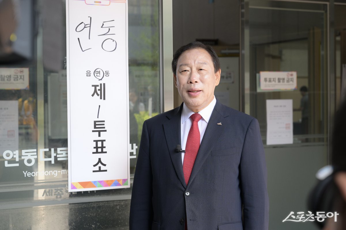 최민호 세종특별자치시장은 6월 3일 오전 9시께, 연동면 행복누림터에 마련된 연동면 제1투표소를 방문해 제21대 대통령선거 본투표에 참여했다. 사진제공｜세종시