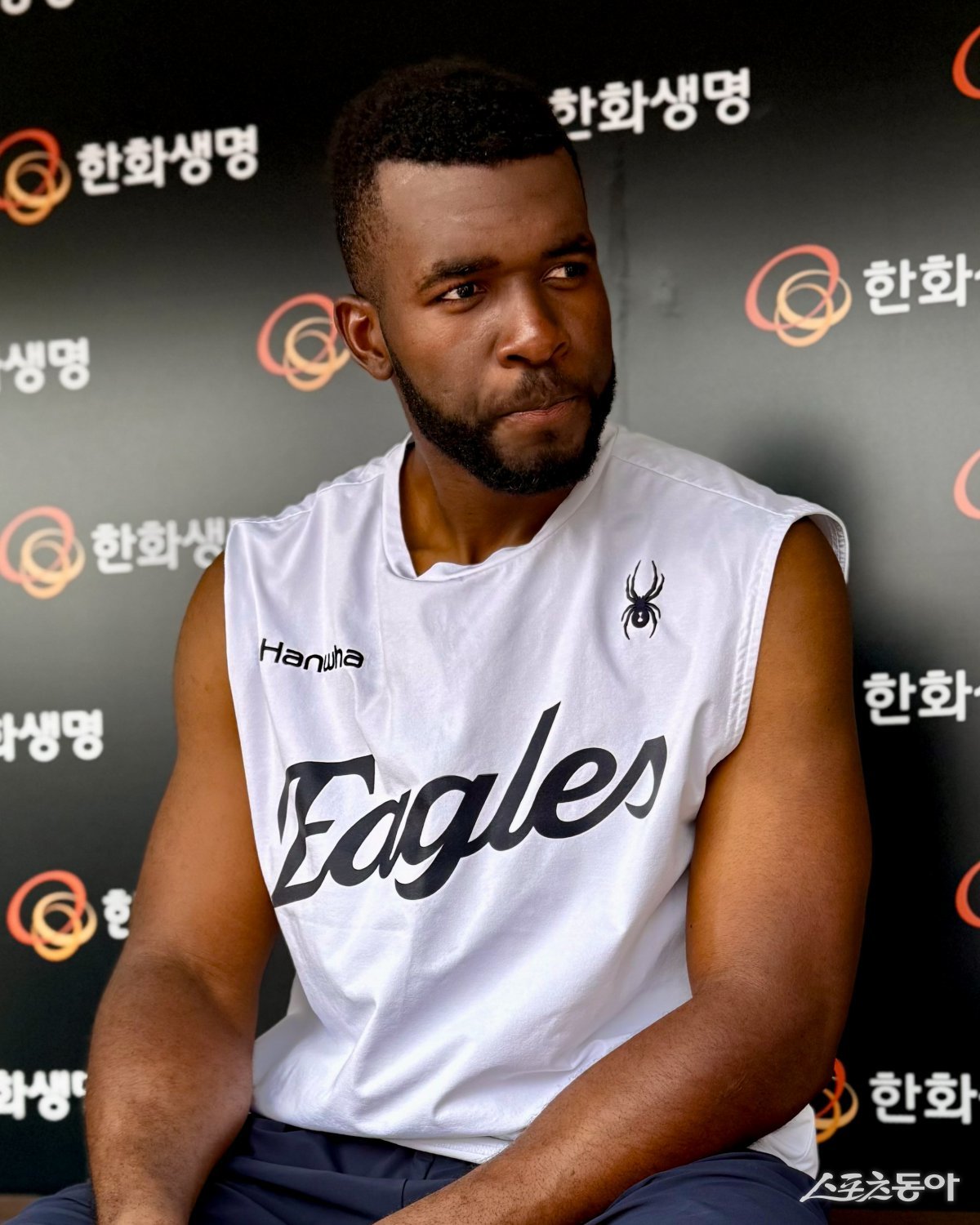 한화 외국인타자 에스테반 플로리얼이 3일 대전한화생명볼파크에서 열린 KT와 홈경기를 앞두고 취재진과 인터뷰하고 있다. 대전|김현세 기자 kkachi@donga.com