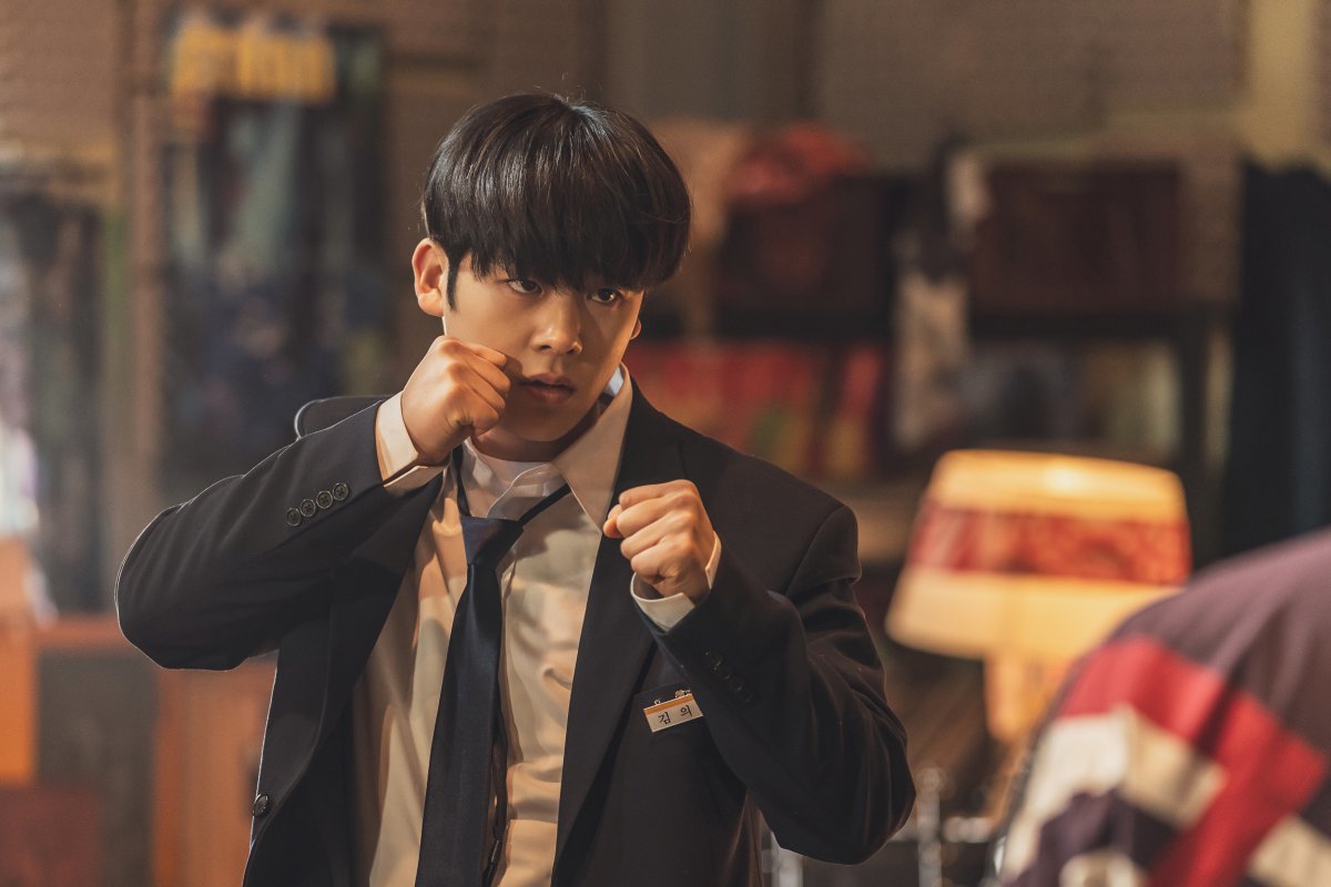 이정하(사진)가 박지훈과 ‘흥행 배턴터치’에 성공했다. 이정하 주연의 웨이브 ‘원(ONE): 하이스쿨 히어로즈’가 박지훈 주연의 넷플릭스 ‘약한영웅’에 이어 학원 액션물의 인기를 견인하고 있다. 사진제공|웨이브