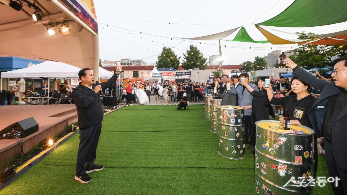 제12회 오산 야맥축제가 6월 5일부터 7일까지 3일간 오색시장 일대에서 개최된다(지난해 축제 이권재 오산시장 모습). 사진제공｜오산시