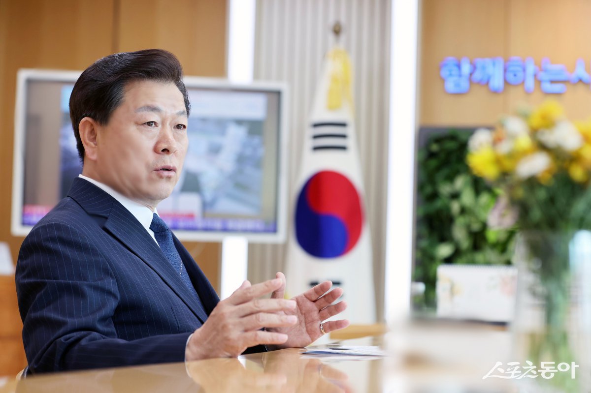 광명시(시장 박승원)가 4일 출범한 국민주권정부의 국정기조에 신속히 호응하며 전략 TF팀을 발족, 주요 지역 현안 사업에 대한 선제 대응에 나섰다(박승원 시장). 사진제공|광명시