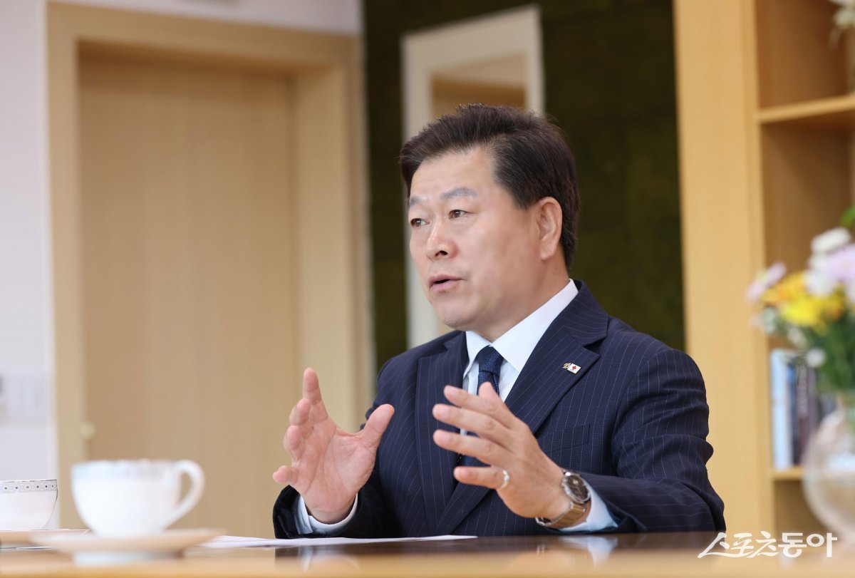 광명시(시장 박승원)가 4일 출범한 국민주권정부의 국정기조에 신속히 호응하며 전략 TF팀을 발족, 주요 지역 현안 사업에 대한 선제 대응에 나섰다(박승원 시장). 사진제공|광명시