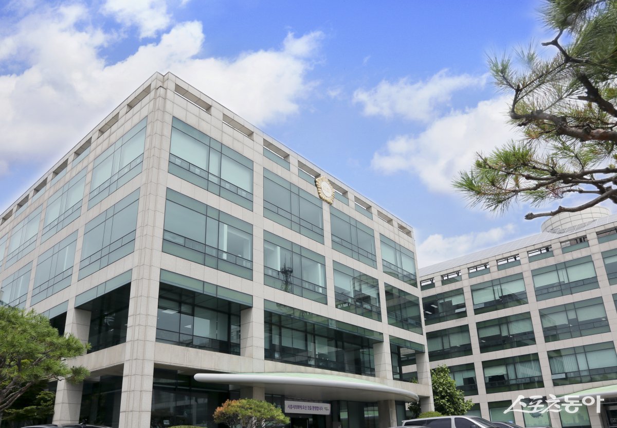 시흥시의회(의장 오인열)는 오는 6월 9일부터 27일까지 19일간의 일정으로 제328회 제1차 정례회를 개회한다(시흥시의회 전경). 사진제공｜시흥시의회