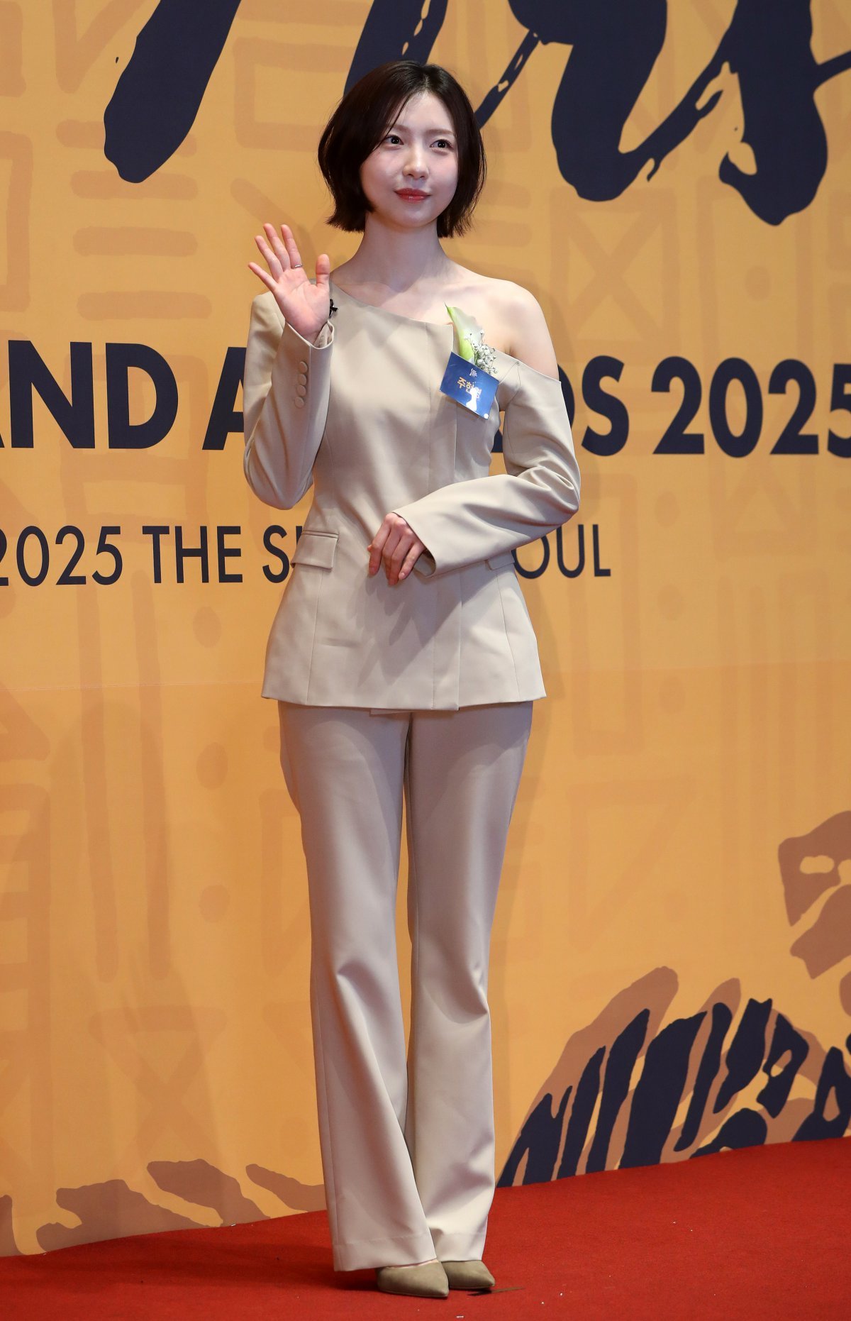 [서울=뉴시스] 김혜진 기자 = 방송인 주현영이 7일 오후 서울 중구 신라호텔에서 열린 2025 퍼스트브랜드대상 시상식에서 기념 촬영을 하고 있다. 2025.01.07. jini@newsis.com