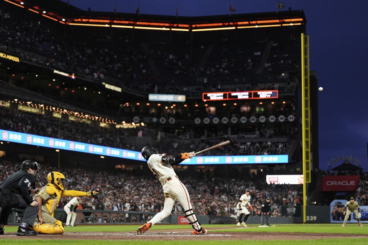 샌프란시스코 이정후는 5일(한국시간) 오라클파크에서 열린 ‘2025 메이저리그’ 샌디에이고전에서 2번타자 중견수로 선발 출전해 3타수 2안타 1타점 1득점으로 활약했다. 샌프란시스코(미 캘리포니아주)|AP뉴시스