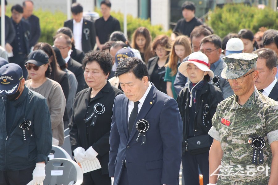 옹진군, 제70회 현충일 맞아 순국선열과 호국영령의 명복을 기리는 추념식을 진행했다. 사진제공｜옹진군청