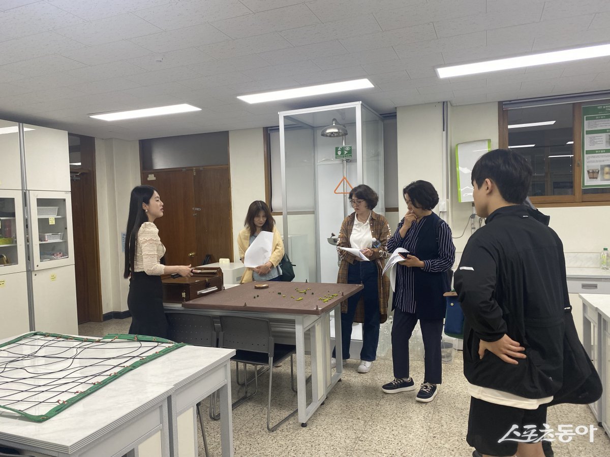 시흥에서는 시흥교육지원청(교육장 채열희)이 탄소중립 생태환경 모델학교인 함현고를 거점으로 고등학생 대상 ‘에코 리더’ 프로그램을 운영한다. 사진제공｜경기도교육청