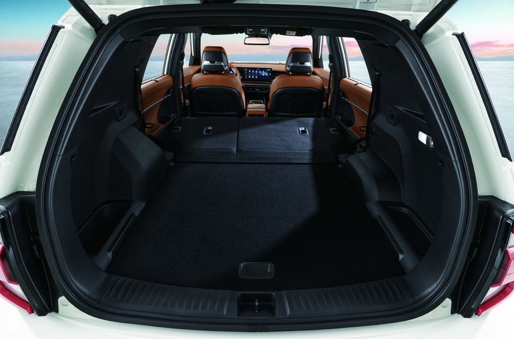 토레스 하이브리드 적재 공간. 사진제공 ｜KGM