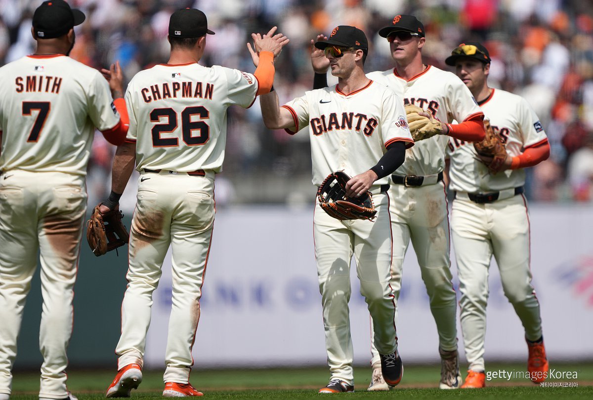 [MLB] ‘허리 통증’ 이정후, 또 선발 제외→SF 5연속 1점 차 승