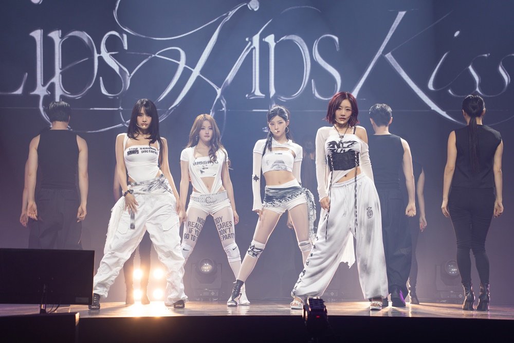 키스오브라이프가 8개월 만에 미니 4집 ‘224’로 컴백, 2000년대 R&B 힙합 감성의 타이틀곡 ‘Lips Hips Kiss’와 함께 더욱 성숙해진 모습을 선보였다. 사진제공|S2엔터테인먼트