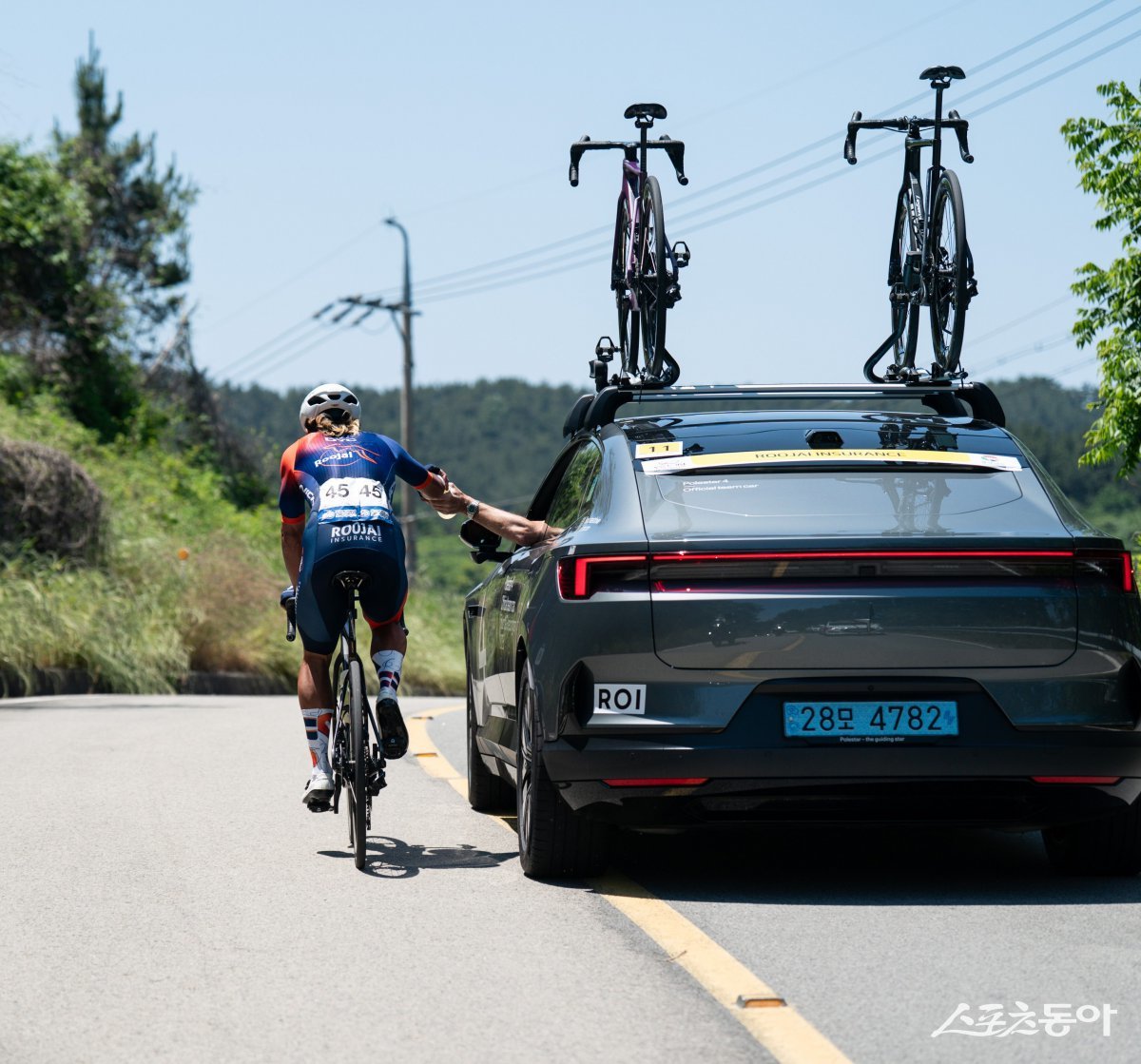 대회 중 선수를 지원하고 있는 폴스타4.  사진제공 ｜폴스타코리아