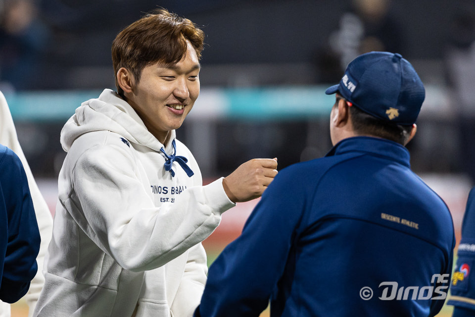 NC 구창모(왼쪽)는 이달 17일 상무 제대를 앞두고 있다. NC에 약점인 선발진을 채워주리라 많은 기대를 받고 있다. 사진제공｜NC 다이노스