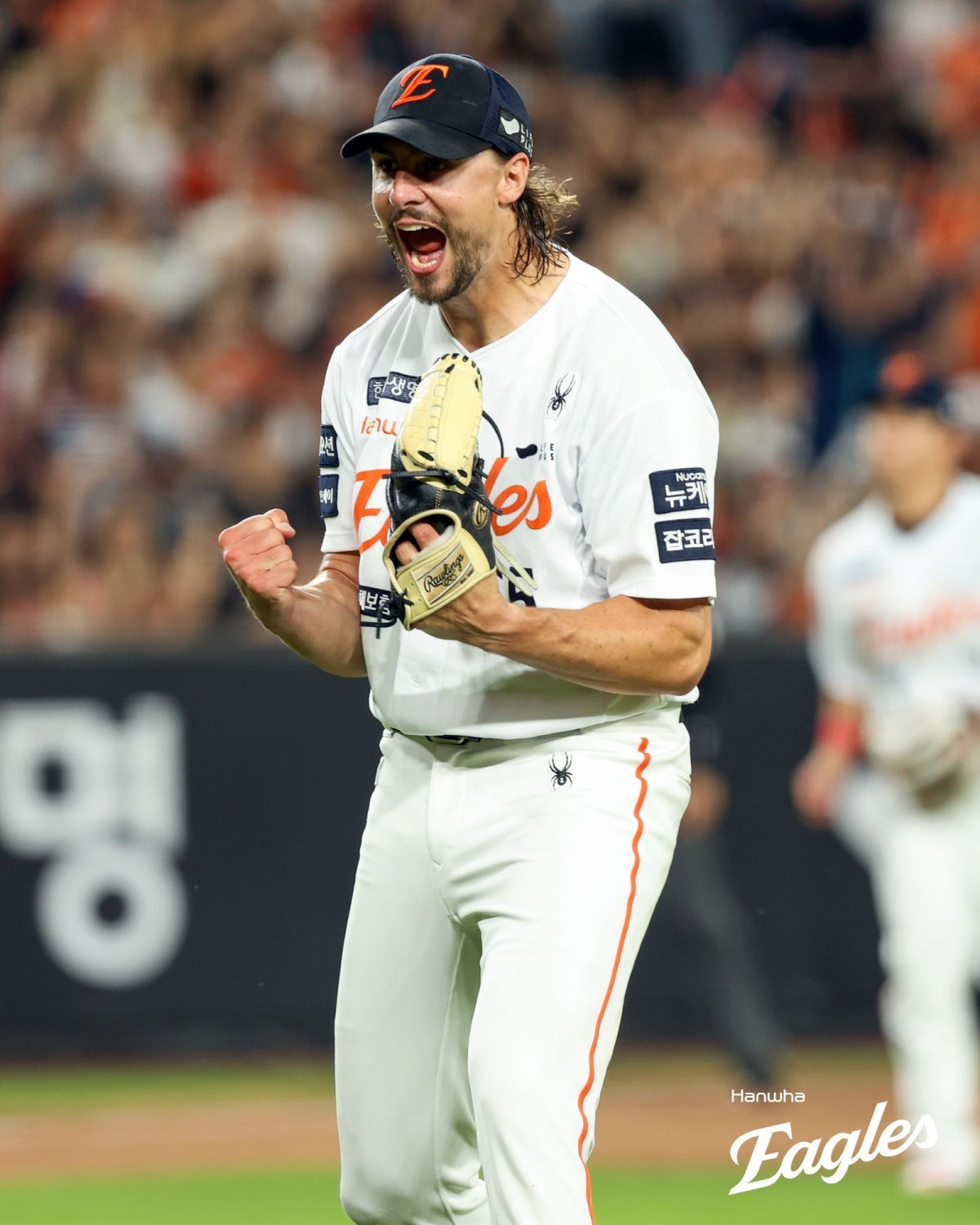 한화 라이언 와이스가 10일 대전 한화생명볼파크에서 열린 두산전에서 7회초 김민석을 삼진으로 돌려세운 뒤 포효하고 있다. 와이스는 이날 7이닝 10탈삼진 무실점을 기록해 올 시즌 100탈삼진 고지를 밟았다. 팀 동료 코디 폰세와 함께 17승과 219탈삼진을 합작했다. 사진제공｜한화 이글스