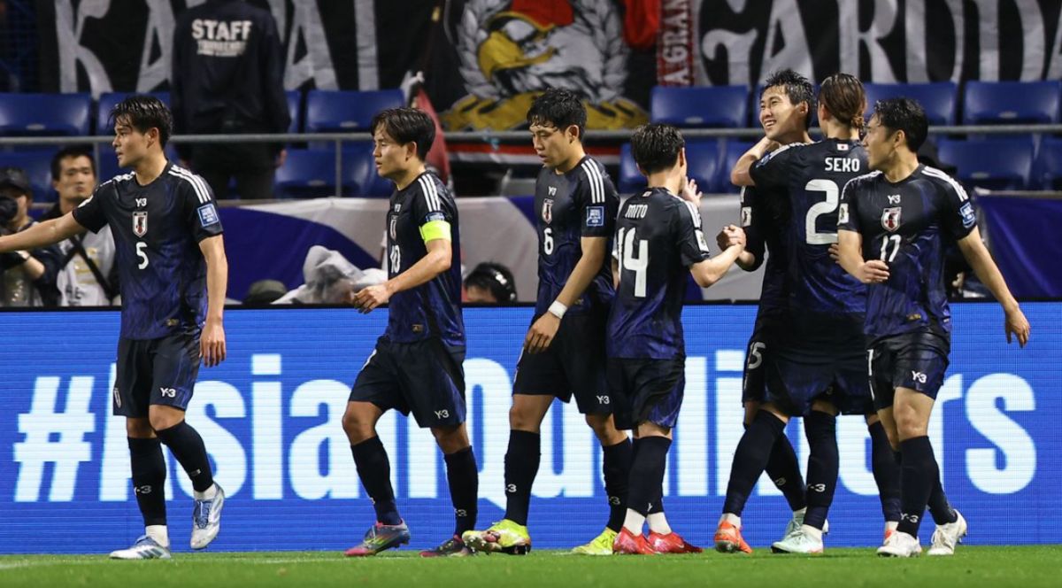 일본축구대표팀 선수들이 10일 오사카의 파나소닉스타디움스이타에서 열린 인도네시아와 북중미월드컵 아시아 최종예선 C조 최종 10차전에서 6-0 완승을 거둔 뒤 기뻐하고 있다. 일본은 3월에 북중미행을 확정한 뒤, 6월 소집 때 새 얼굴들을 대대적으로 소집했다. 모리야스 일본 감독은 “새 얼굴들이 더 높은 수준의 축구를 하려고 노력했다”고 만족했다. 사진출처│AFC 홈페이지