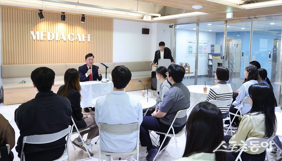 인천 미추홀구,  신규 공무원 45명을 대상으로 ‘현장학습 및 구청장과 열린 대화’를 실시했다. 사진제공｜인천 미추홀구청