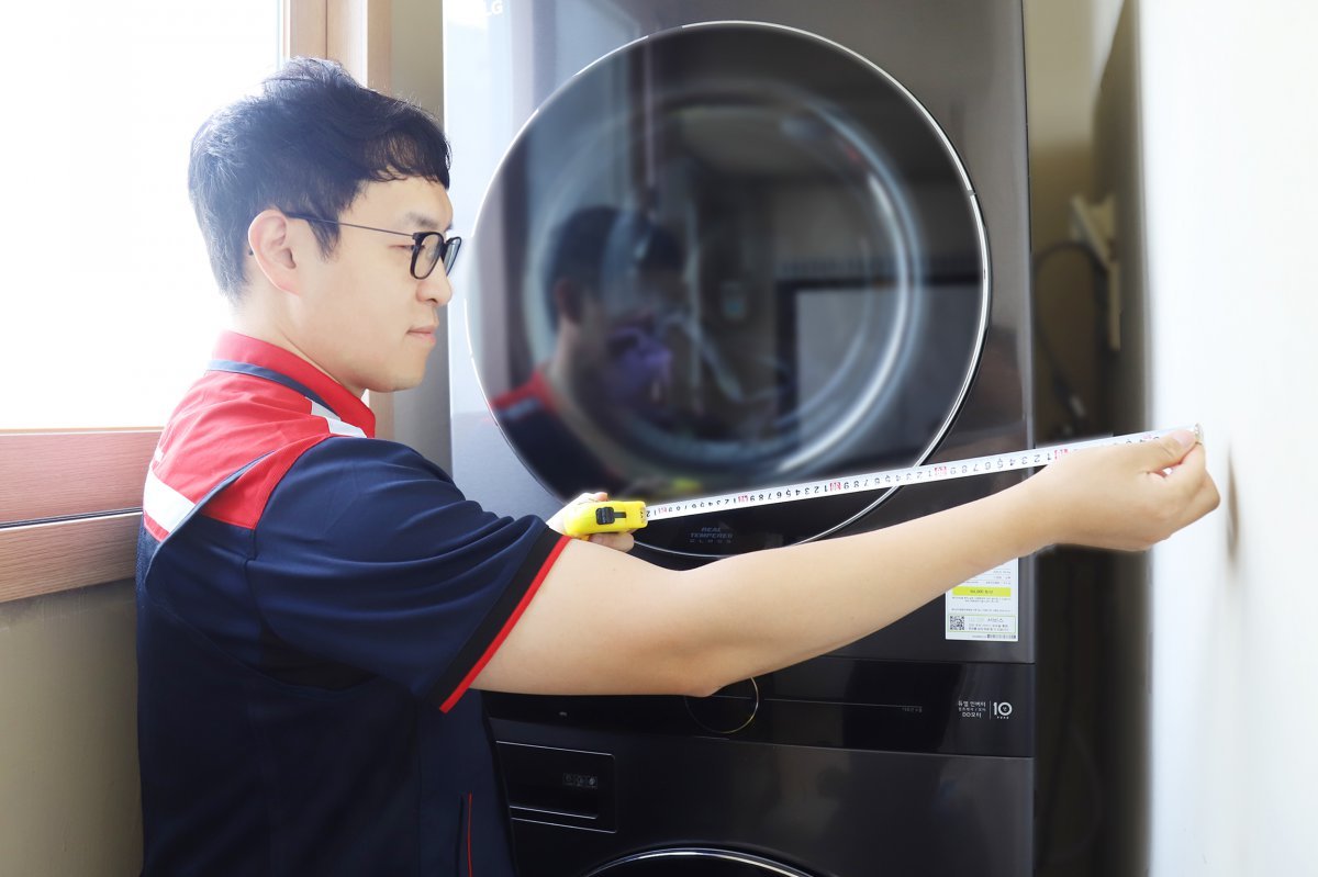 ‘고객 평생 케어’ 전략의 일환으로 선보인 ‘방문컨설팅 서비스’. 사진제공|롯데하이마트