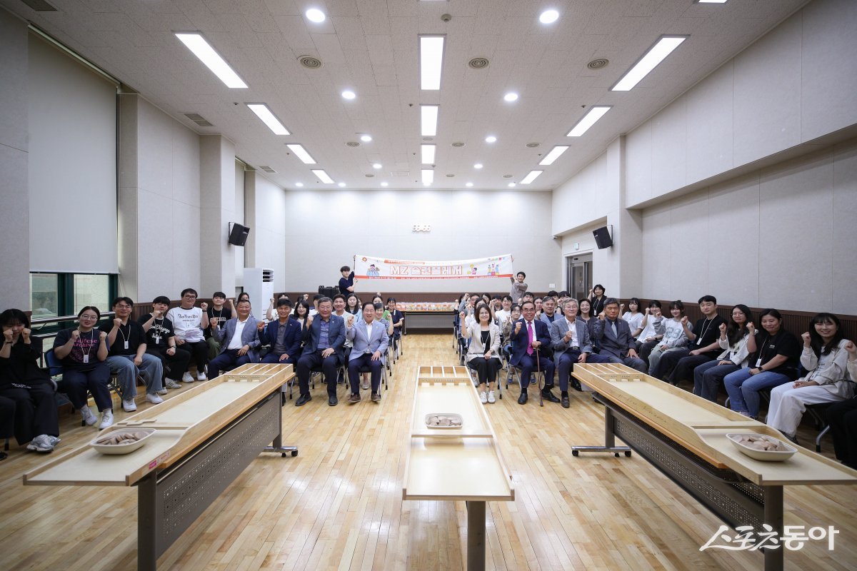 주광덕 시장이 13일 남양주시장애인복지관이 주최한 종사자 슐런대회 ‘MZ슐런플레저’에 참석하고 있다. 사진제공ㅣ남양주시