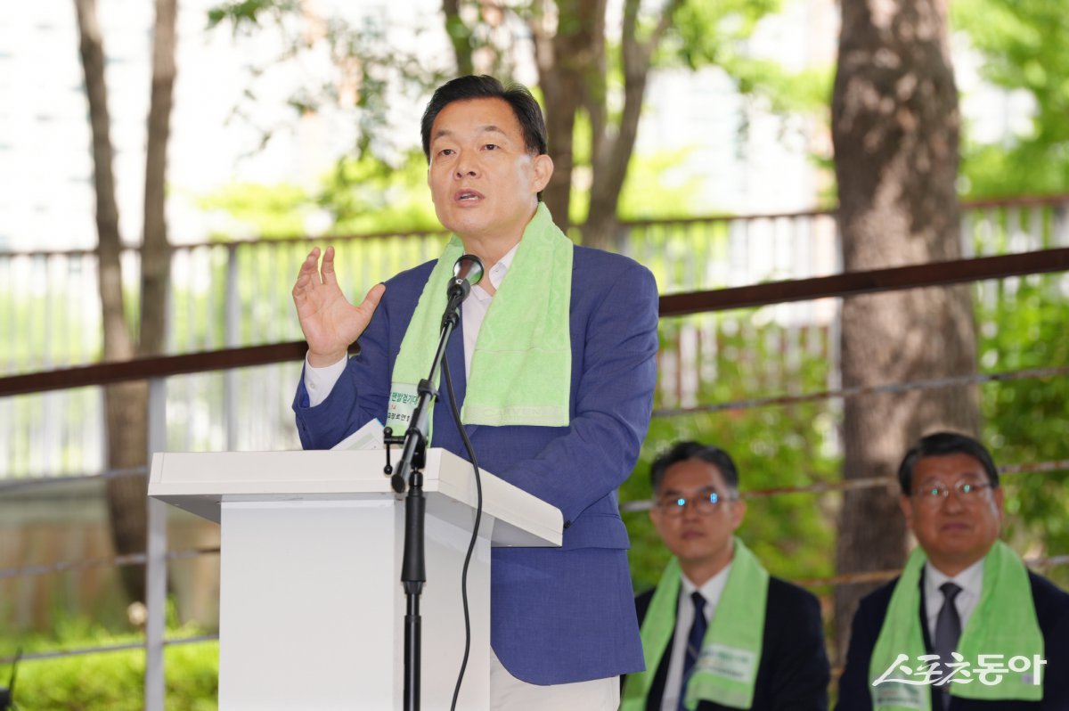 지난 14일 이재준 시장이 개회식에서 축사를 하고 있다. 사진제공｜수원시