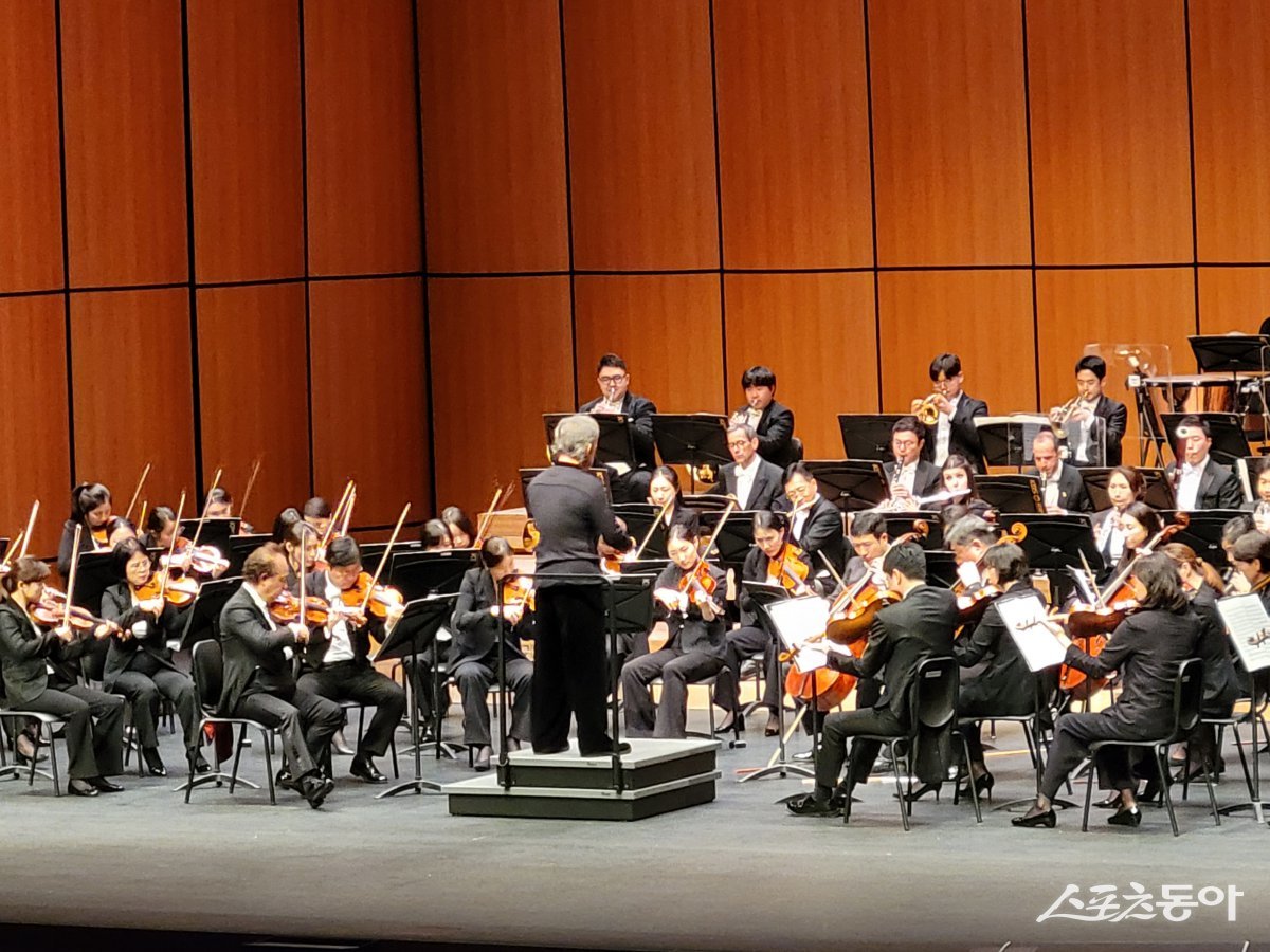 지난 14일 구미문화예술회관 대공연장에서 열린 ‘정명훈 & KBS교향악단 with 선우예권’공연 광경. 사진제공ㅣ구미시