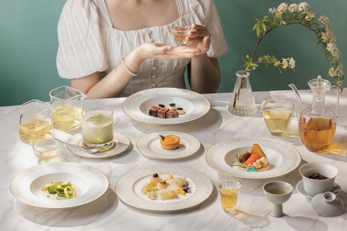 ‘르메르디앙 서울 명동’의 다섯 코스 티 오마카세 ‘아트 드 티’   사진제공 ｜르메르디앙 서울 명동