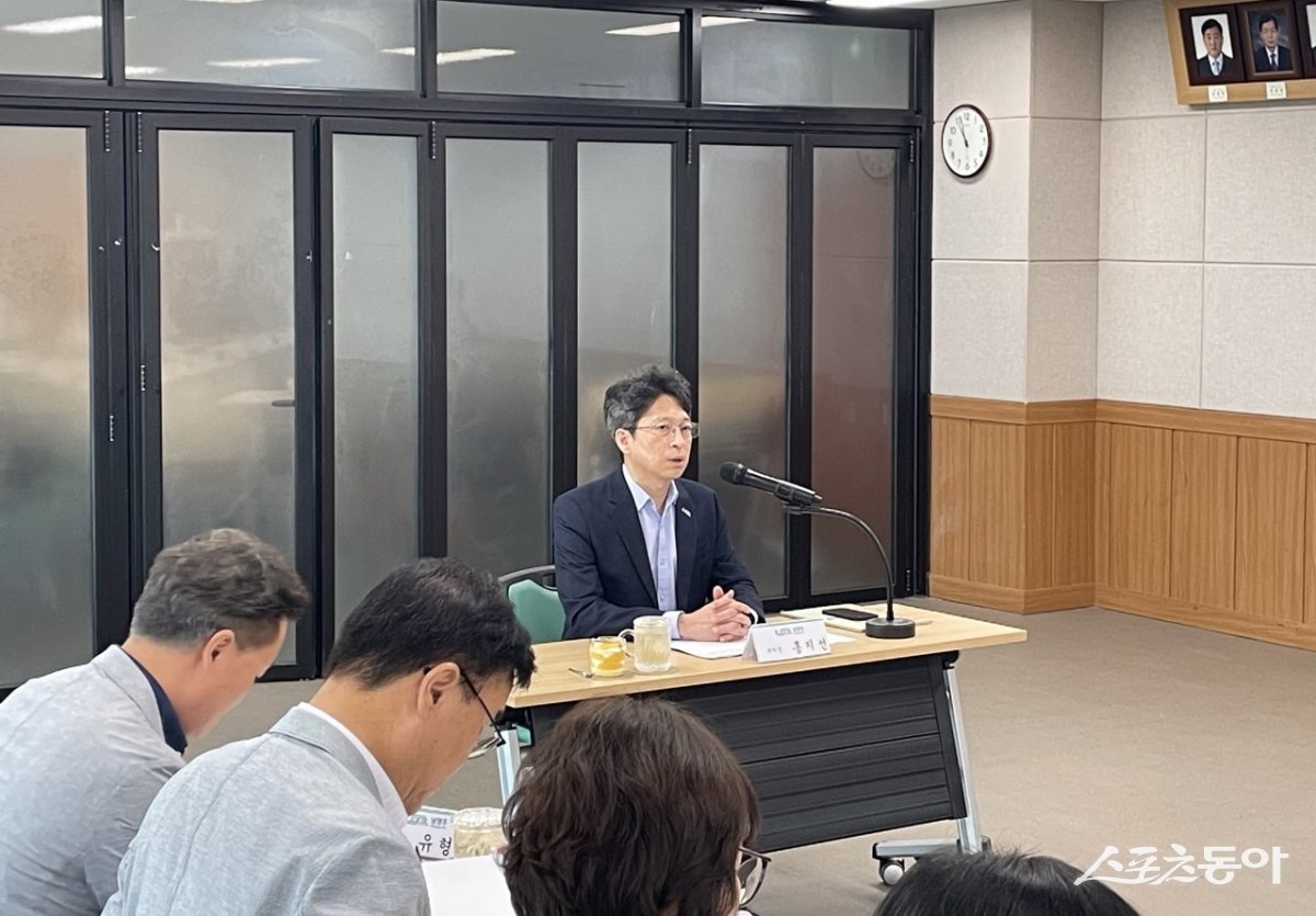 홍지선 부시장이 17일, 화도수동행정복지센터에서 부시장 읍면동장 회의를 열고, 풍수해와 폭염 등 여름철 대책을 지시하고 있다. 사진제공ㅣ남양주시