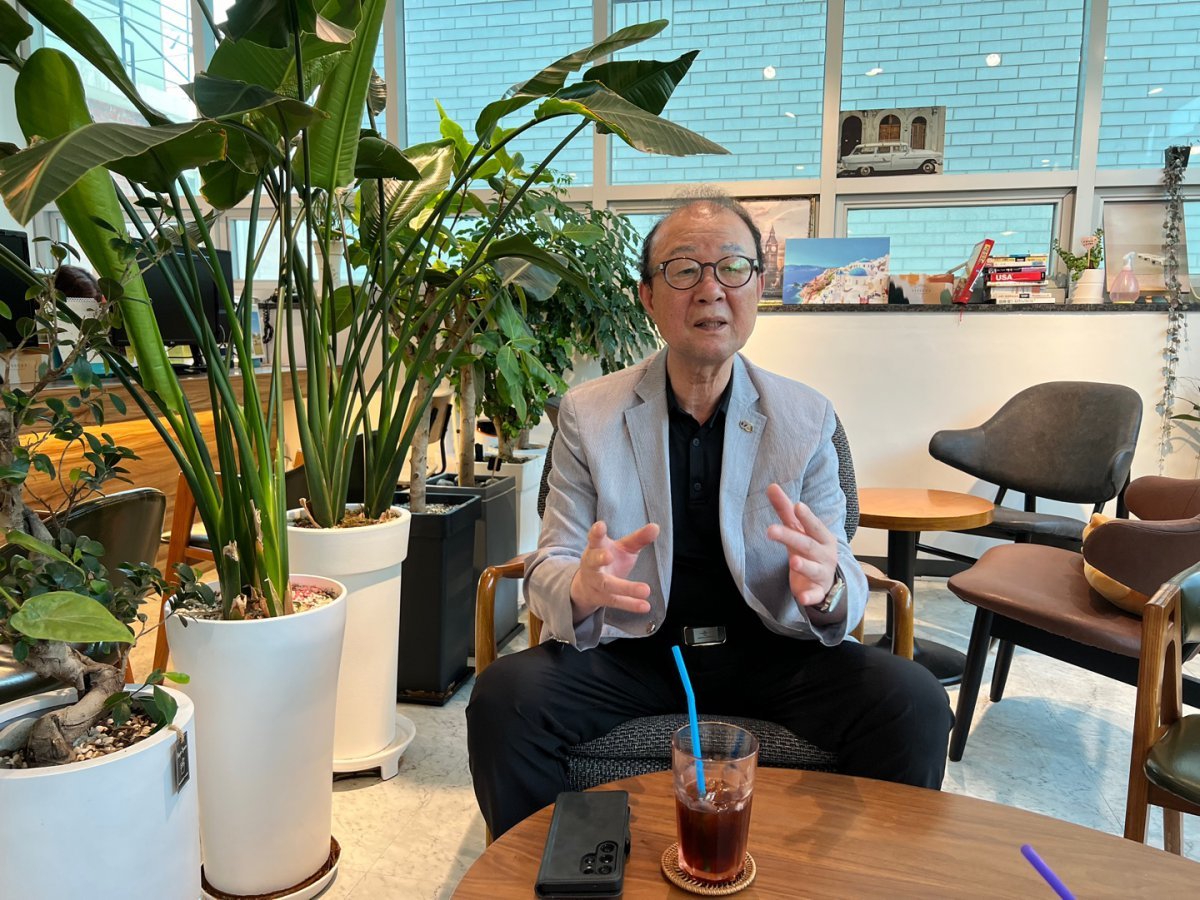 대한플로킹협회 이철수 회장은 “등산하러 다니면서 쓰레기를 줍는 것 자체로도 건강과 환경을 함께 챙기는 의미가 있지만, 이를 통해 환경보호에 관한 생각을 갖는 것이 중요하다”고 말했다. 사진제공 ㅣ 대한플로킹협회