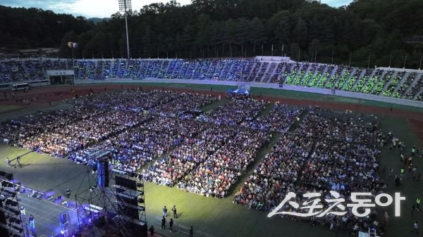 안동시 ‘다시, 안동 ON(溫)’ 행사에 1만 5천여 명의 인파가 몰려든 모습. 사진제공ㅣ안동시