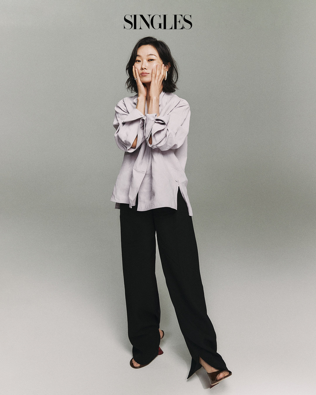 배우 이봉련 싱글즈 전신 화보