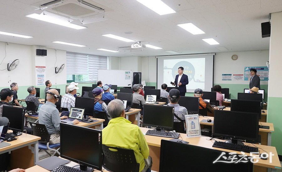 ●인천 미추홀구, 찾아가는 고령 운전자 교육을 진행했다. 사진제공｜인천 미추홀구청