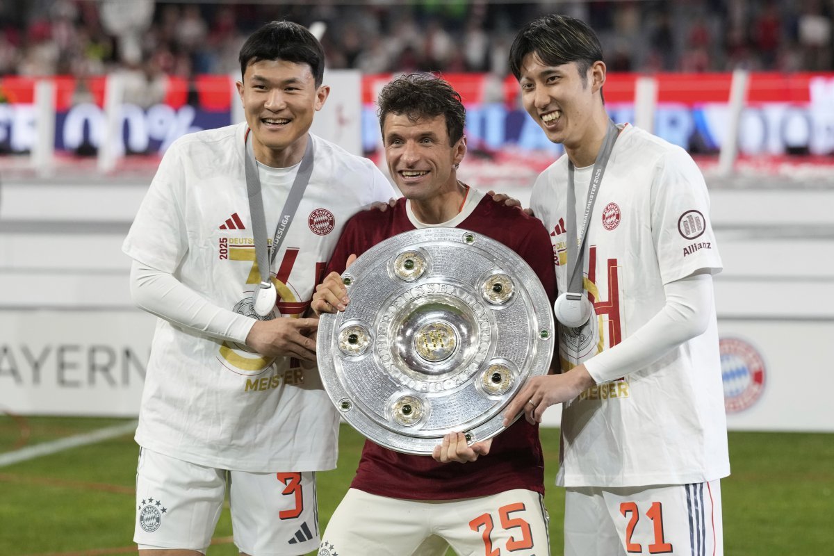 바이에른 뮌헨은 2025~2026시즌 프리시즌 동안 요나탄 타를 제외하면 아직 즉시전력감을 영입하지 못했다. 현재 영입 후보군과 협상이 원활하지 않거나 다른 팀에 뺏길 처지인 것으로 알려졌다. AP뉴시스