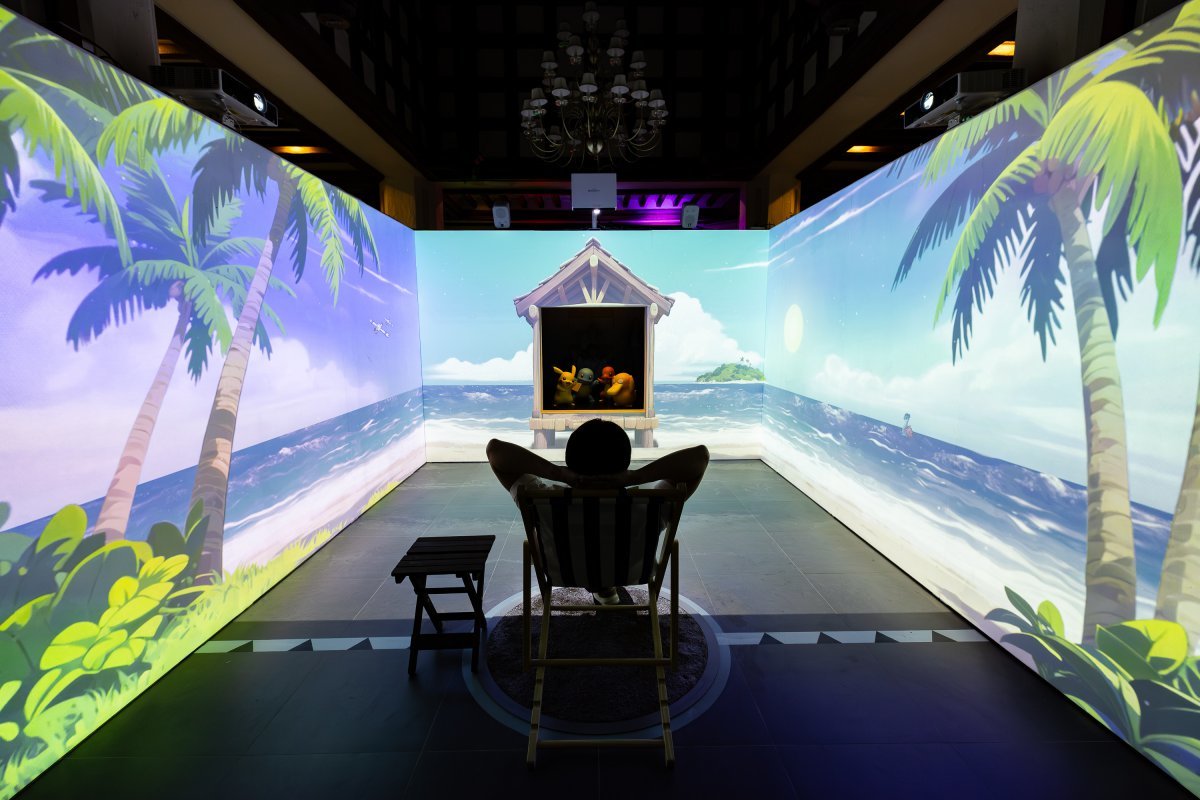 롯데월드 어드벤처의 포켓몬 신규 체험 콘텐츠 중 매직캐슬 3층에 조성한  포켓몬 선셋 비치    사진제공 ｜롯데월드 어드벤처