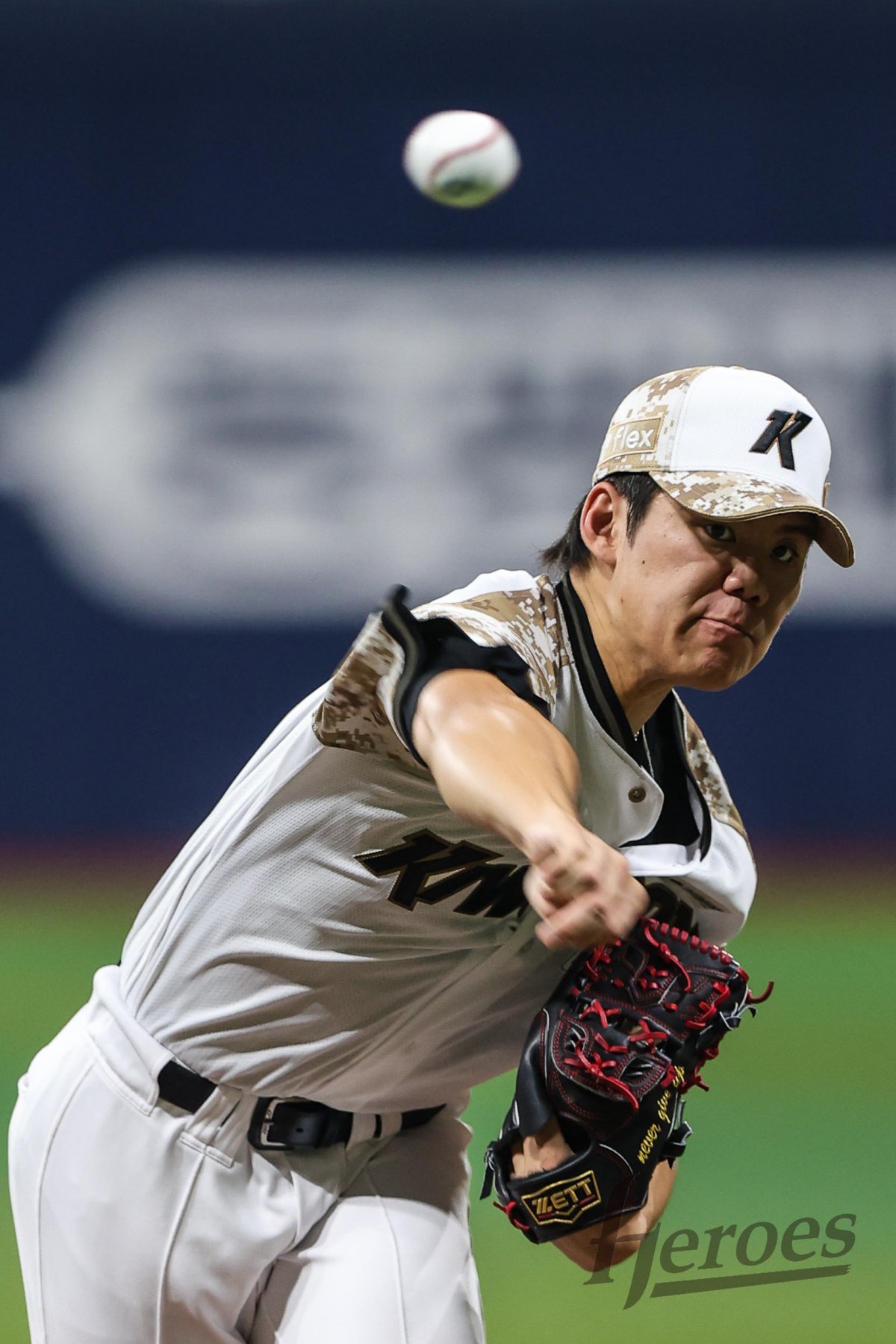 키움 김윤하는 선발 15연패에 빠져 있다. 키움의 모든 구성원은 풀이 죽은 그를 응원하고 있다. 사진제공|키움 히어로즈