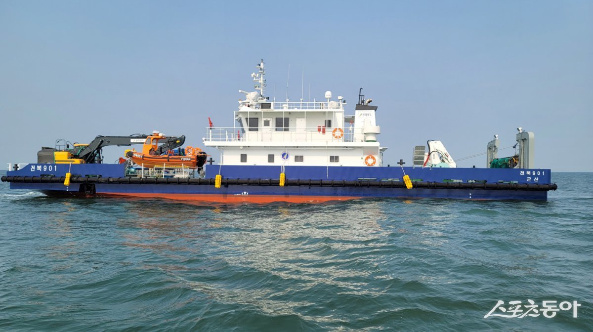 전북자치도 어장정화선 전북901호. 사진제공=전북특별자치도
